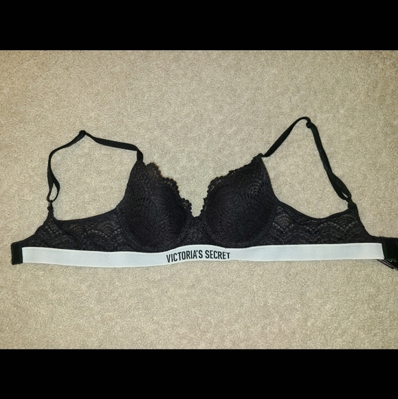 VS Black Lace Bra - Picture 1 of 3